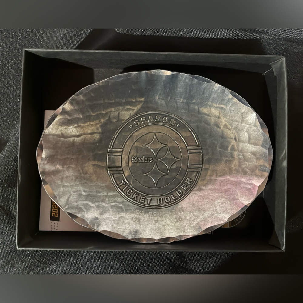 2025 PITTSBURGH STEELERS SEASON TICKET HOLDER GIFT Wendell August Forge Dish